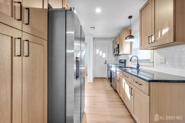 350 Bergen Street 52, Plainfield, NJ 07063