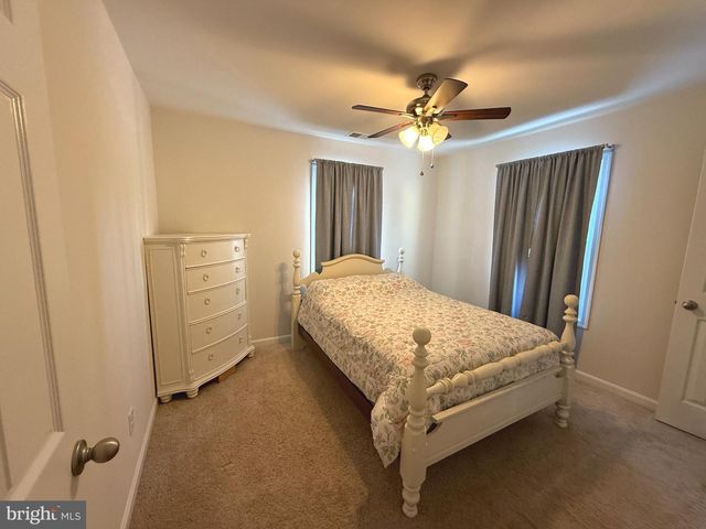 1238 LAKEVIEW PKWY, Locust Grove, VA 22508
