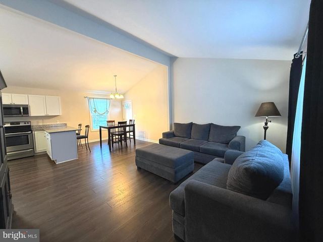 1238 LAKEVIEW PKWY, Locust Grove, VA 22508