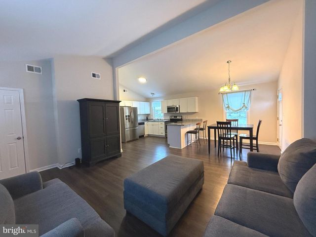 1238 LAKEVIEW PKWY, Locust Grove, VA 22508
