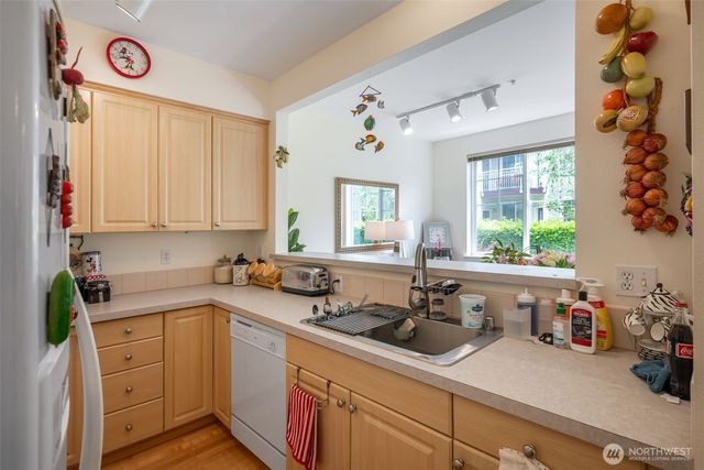 13000 Admiralty Way #C105, Everett, WA 98204