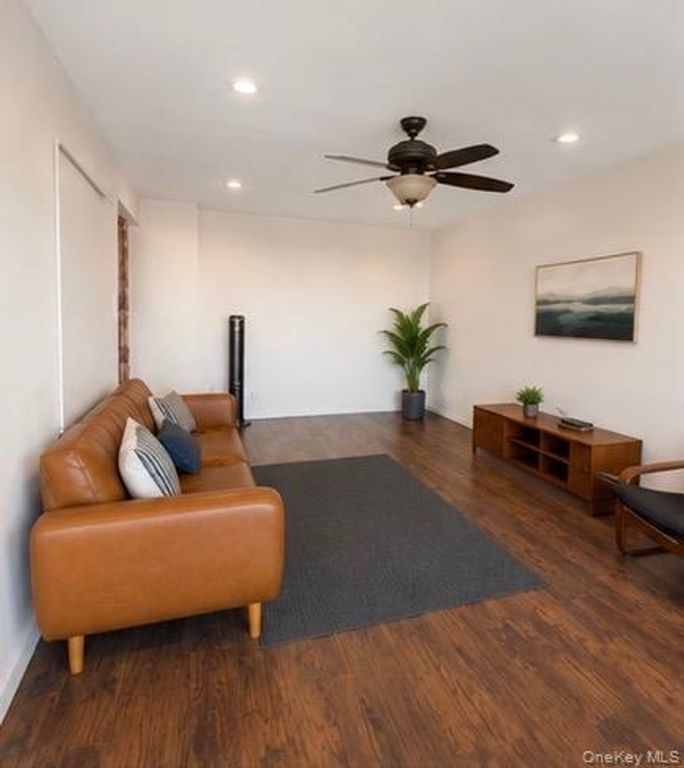 86-16 60th Avenue 6H, Elmhurst, NY 11373