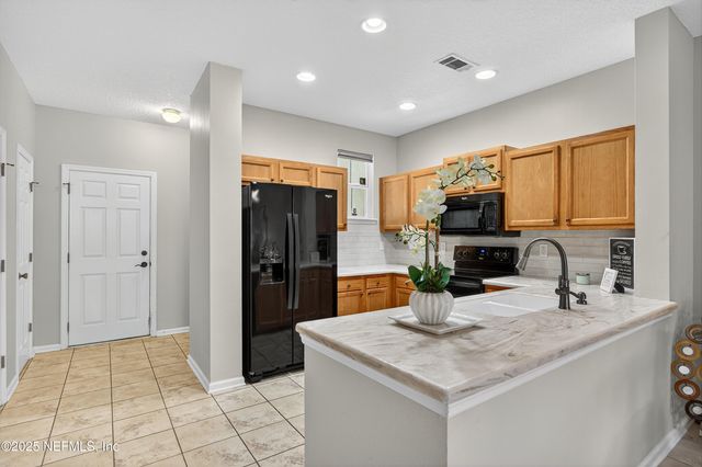 8875 INLET BLUFF Drive, Jacksonville, FL 32216