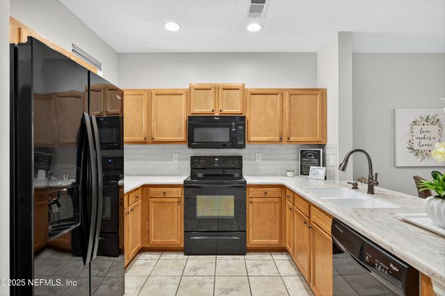 8875 INLET BLUFF Drive, Jacksonville, FL 32216