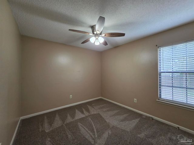 1011 N Dr Martin Luther King Jr Dr B, Pensacola, FL 32501