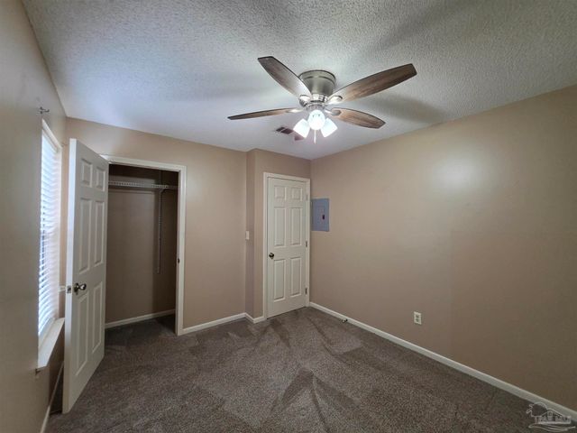 1011 N Dr Martin Luther King Jr Dr B, Pensacola, FL 32501