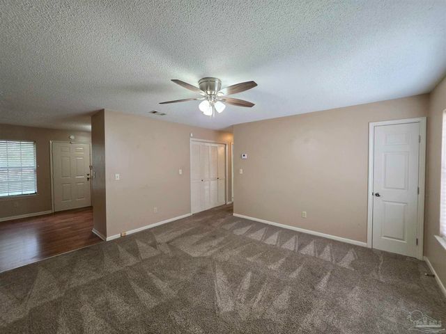 1011 N Dr Martin Luther King Jr Dr B, Pensacola, FL 32501