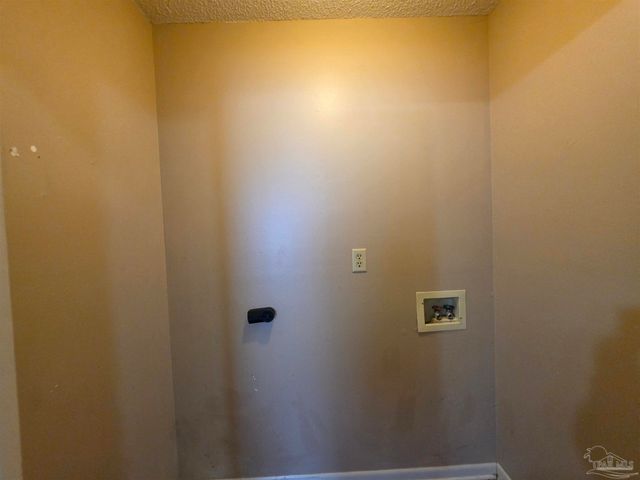 1011 N Dr Martin Luther King Jr Dr B, Pensacola, FL 32501
