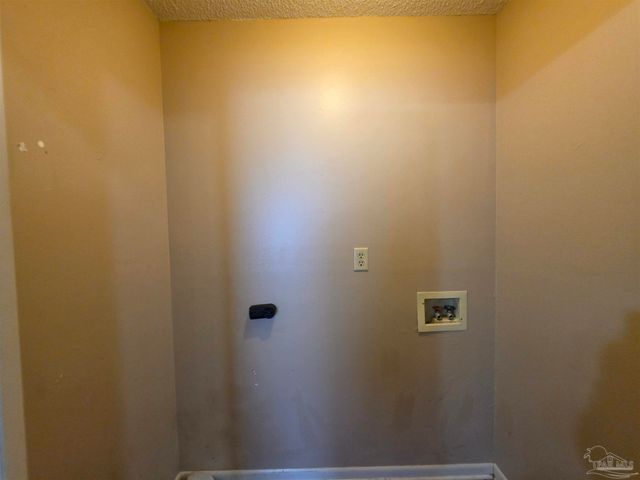 1011 N Dr Martin Luther King Jr Dr B, Pensacola, FL 32501