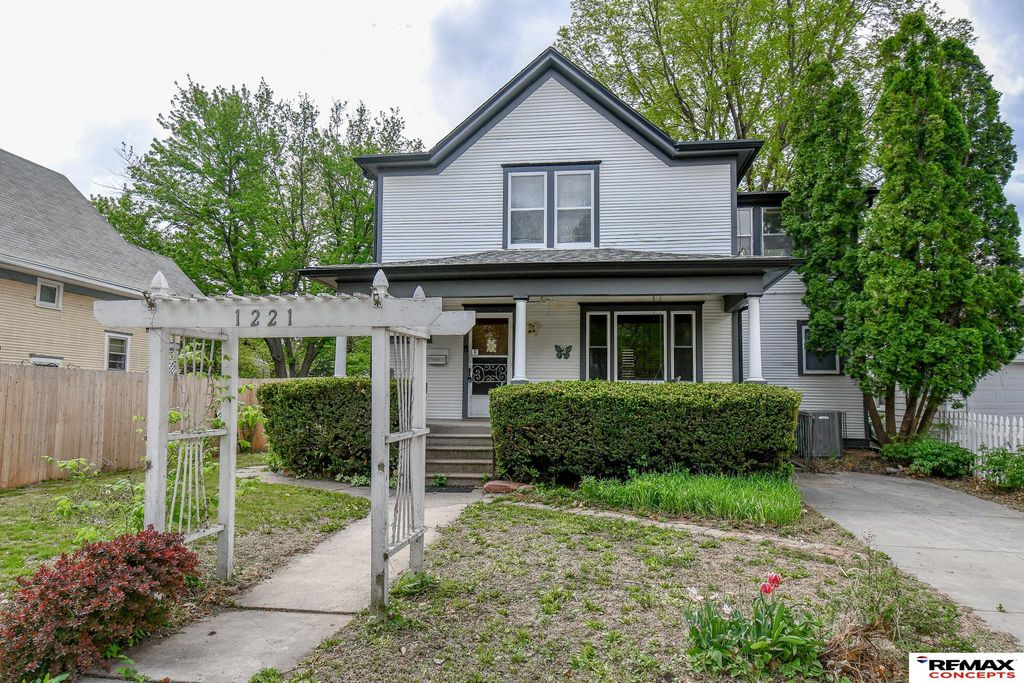 1221 Rose Street, Lincoln, NE 68502