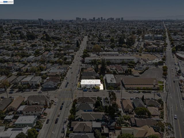 901 55Th St, Oakland, CA 94608