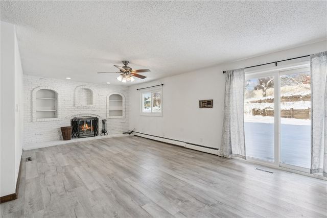 6910 Kiowa Trace NE, Cedar Rapids, IA 52411