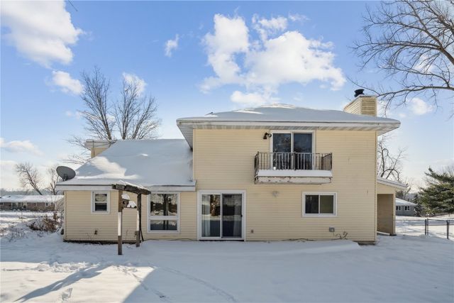 6910 Kiowa Trace NE, Cedar Rapids, IA 52411