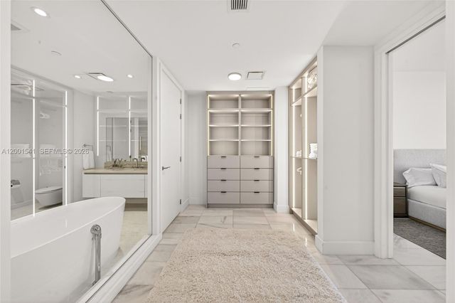 700 NE 26 Ter 3602, Miami, FL 33137