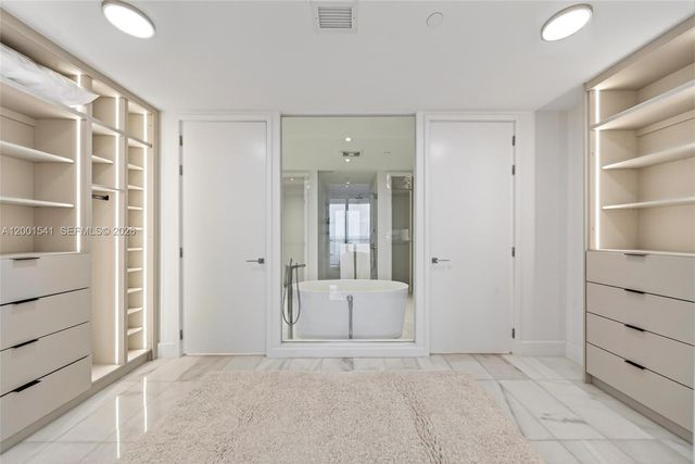 700 NE 26 Ter 3602, Miami, FL 33137