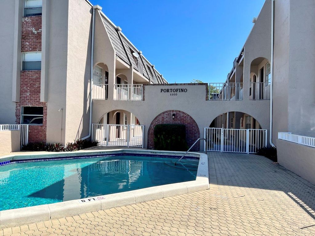 1100 SE 4th Ave 9, Deerfield Beach, FL 33441