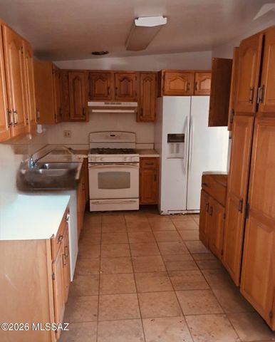 6218 E 32nd Street, Tucson, AZ 85711