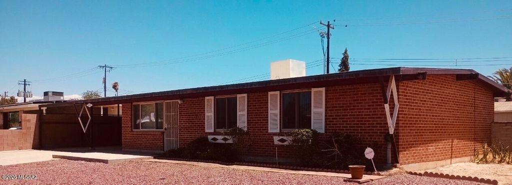 6218 E 32nd Street, Tucson, AZ 85711
