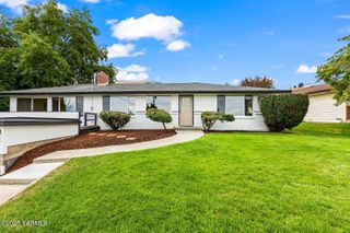 602 Meadowbrook Rd, Yakima, WA 98903