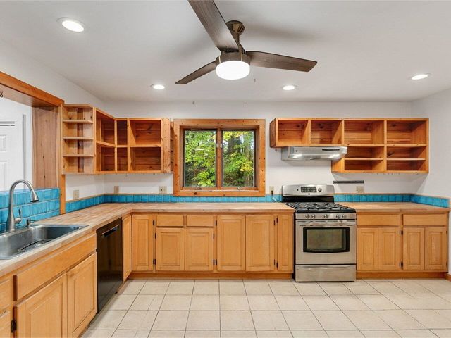 475 Pettingill Road, Westford, VT 05494