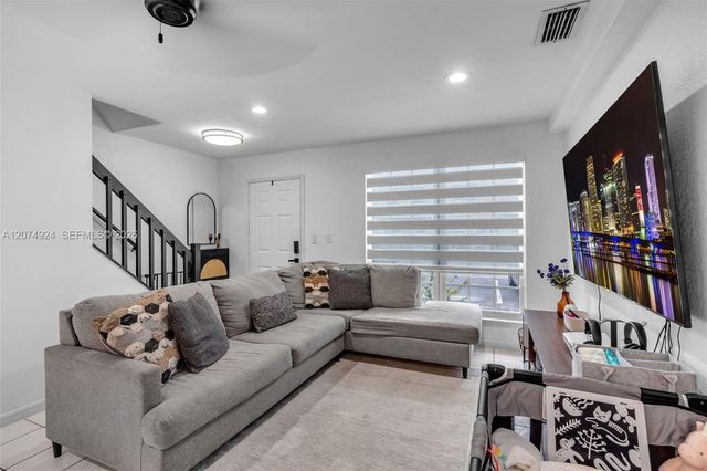 2916 Dorchester Lane, Cooper City, FL 33026