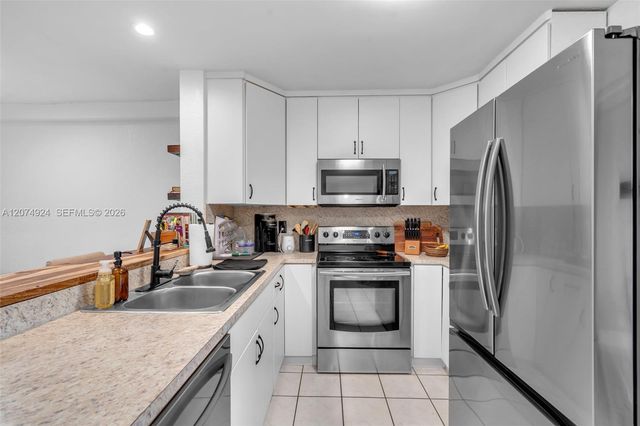 2916 Dorchester Lane, Cooper City, FL 33026
