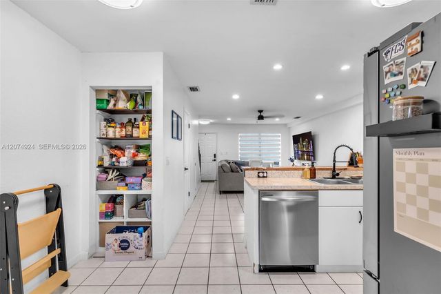 2916 Dorchester Lane, Cooper City, FL 33026