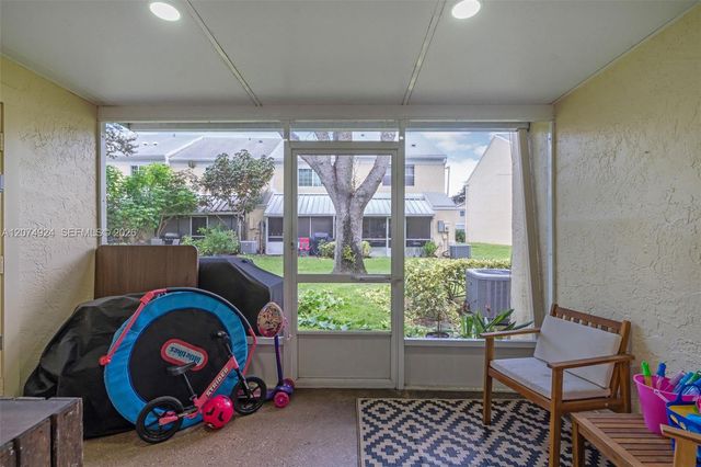 2916 Dorchester Lane, Cooper City, FL 33026