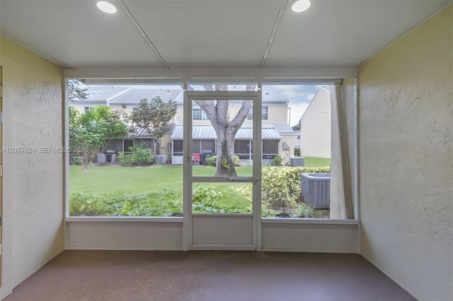 2916 Dorchester Lane, Cooper City, FL 33026