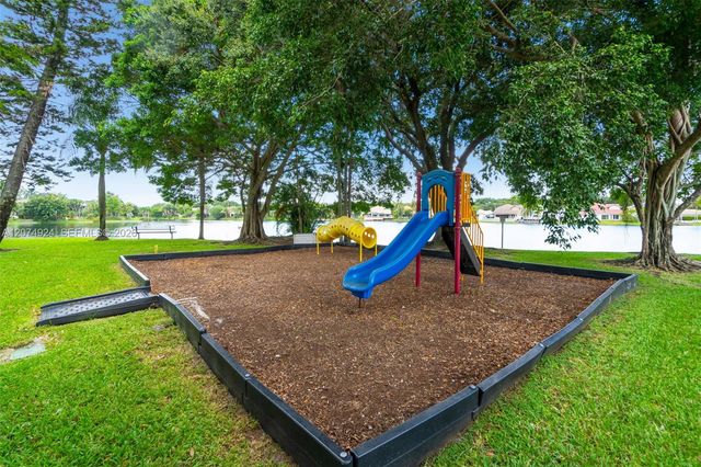 2916 Dorchester Lane, Cooper City, FL 33026