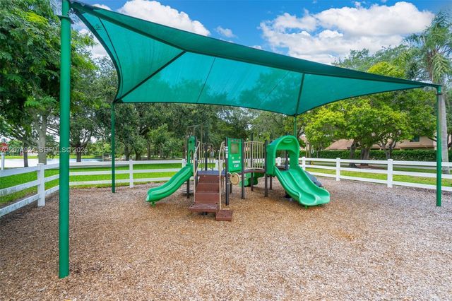 2916 Dorchester Lane, Cooper City, FL 33026