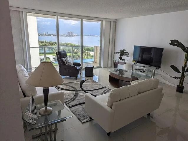 5440 N Ocean Drive 705, Singer Island, FL 33404
