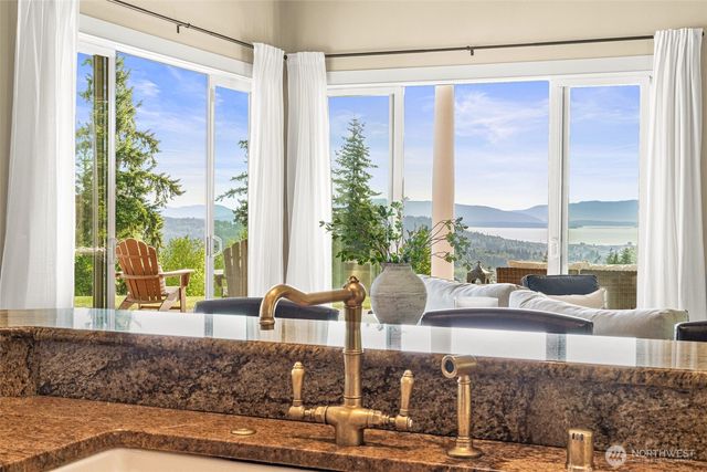 1880 Vineyard Place, Bellingham, WA 98226