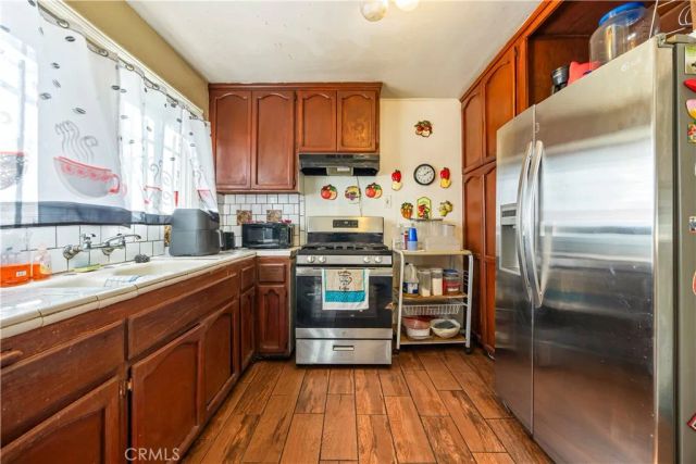 1320 W 58th Place, Los Angeles, CA 90044