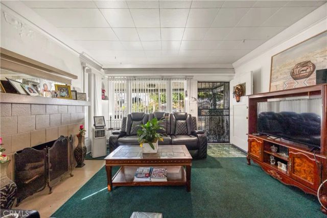 1320 W 58th Place, Los Angeles, CA 90044