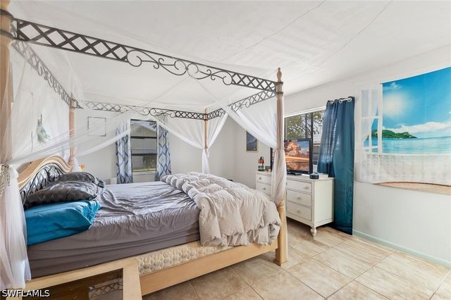 513 SE 24th AVE 1-4, Cape Coral, FL 33990