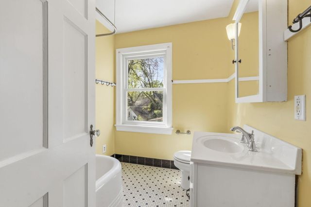 630 E Stanford Street, Springfield, MO 65807