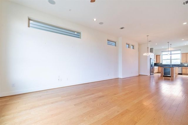 194 Harvard Street, Houston, TX 77007