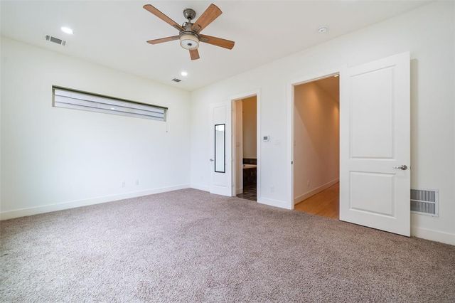 194 Harvard Street, Houston, TX 77007