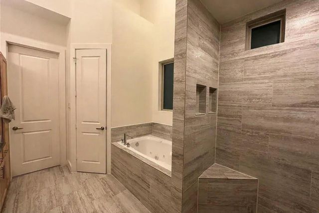 194 Harvard Street, Houston, TX 77007