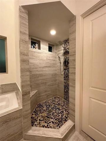 194 Harvard Street, Houston, TX 77007