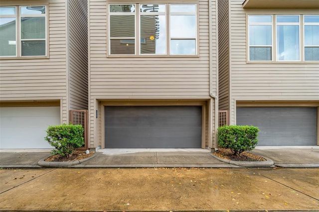 194 Harvard Street, Houston, TX 77007