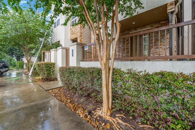 194 Harvard Street, Houston, TX 77007