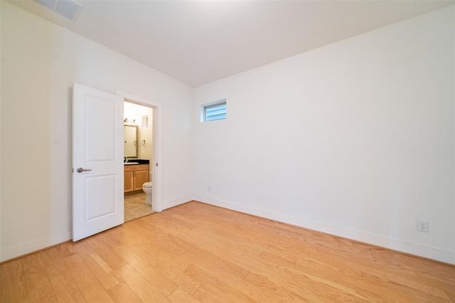 194 Harvard Street, Houston, TX 77007