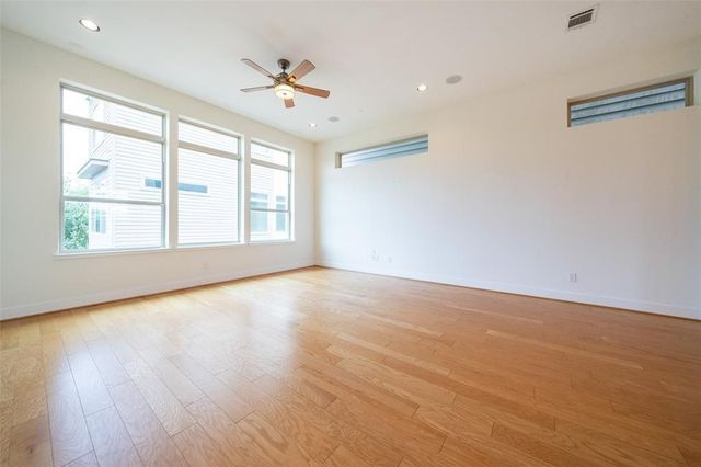 194 Harvard Street, Houston, TX 77007