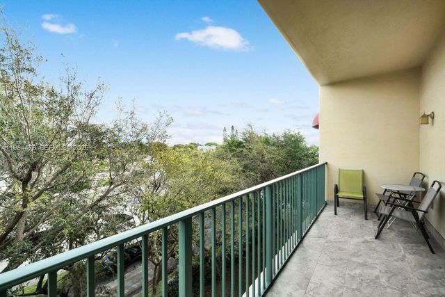 1640 Presidential Way 405, West Palm Beach, FL 33401