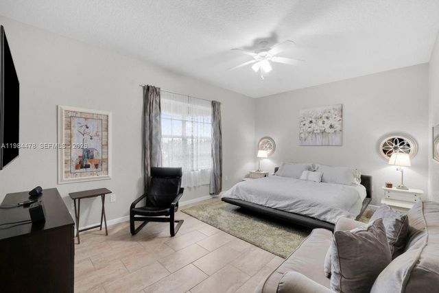 1640 Presidential Way 405, West Palm Beach, FL 33401