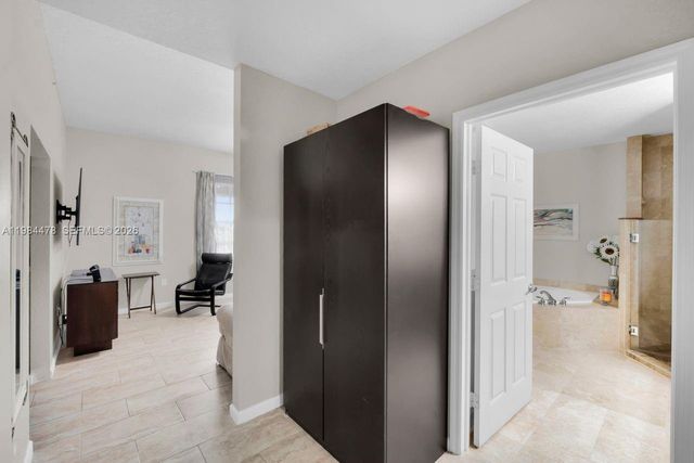 1640 Presidential Way 405, West Palm Beach, FL 33401