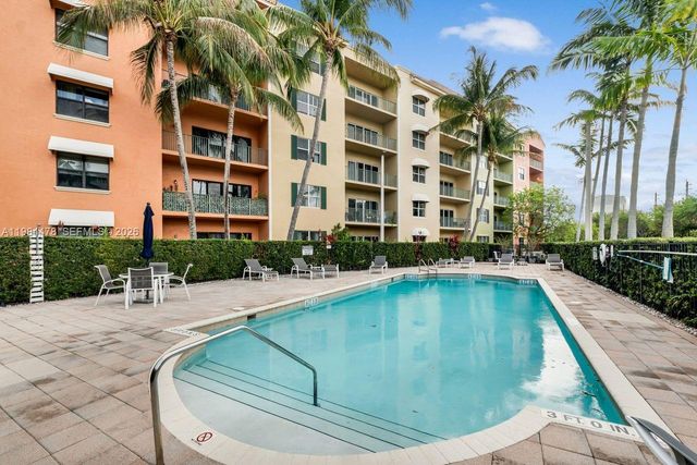 1640 Presidential Way 405, West Palm Beach, FL 33401