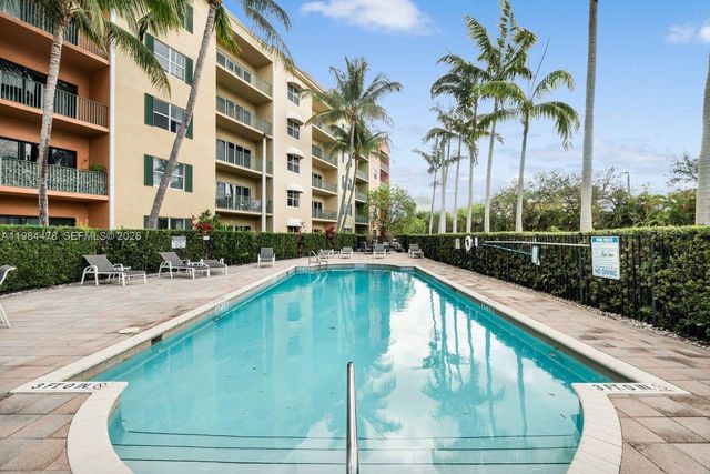 1640 Presidential Way 405, West Palm Beach, FL 33401